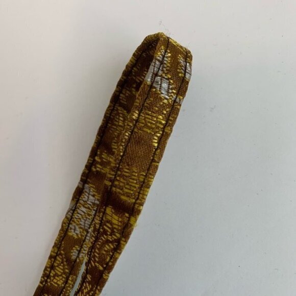 Handmade Sequins Embroidered Embellished Wristlet - Picture 4 of 10